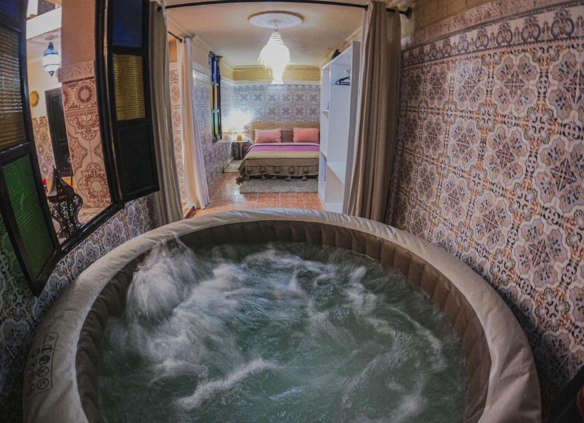 Riad Msholidays Jacuzzi Privatise Marrakech มาร์ราเกช ภายนอก รูปภาพ