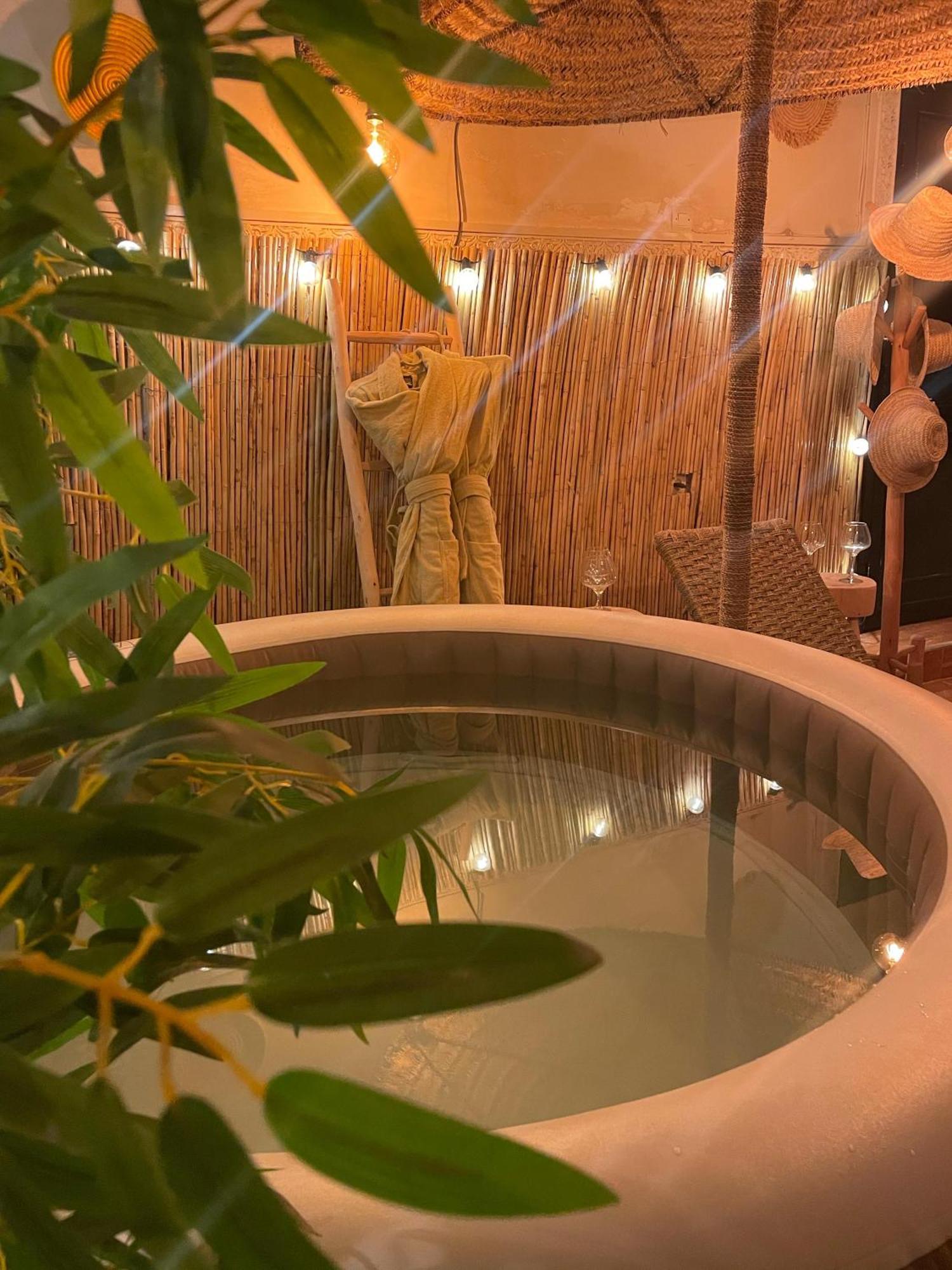 Riad Msholidays Jacuzzi Privatise Marrakech มาร์ราเกช ภายนอก รูปภาพ